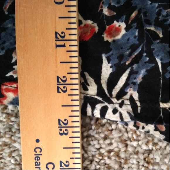 Lucky Brand Boho Floral V-Neck Peasant Top Size M Asymmetrical Hem - Picture 11 of 12